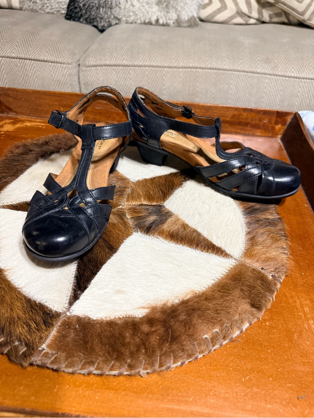 Rockport Black T-Strap Low Heel Sandals